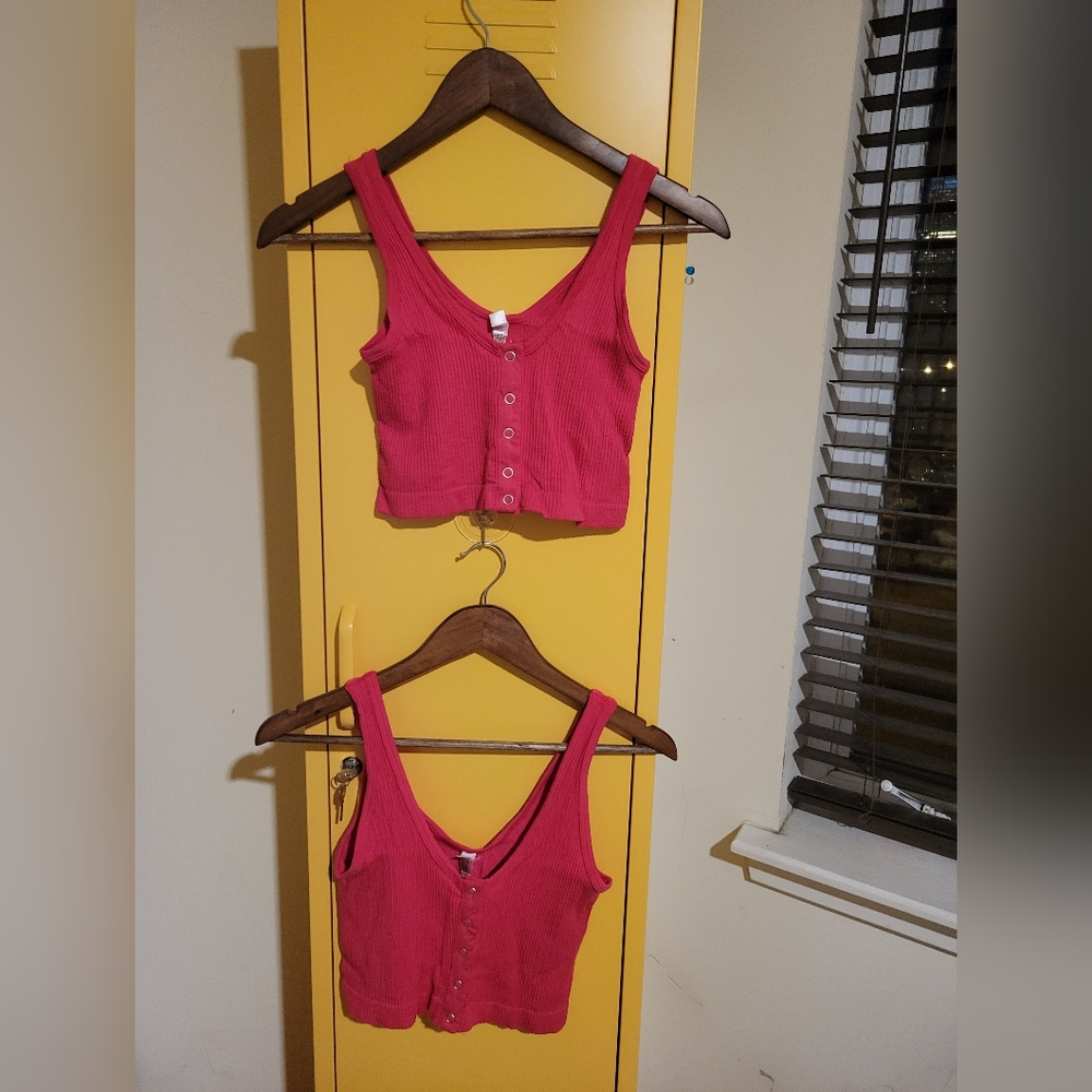 NWT Seamless snap front bra top